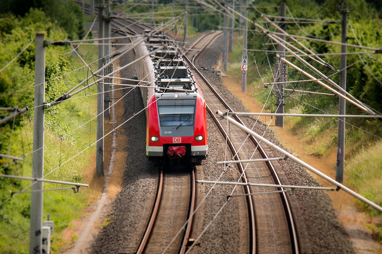 Gaji Pegawai PT Industri Kereta Api Bulanan